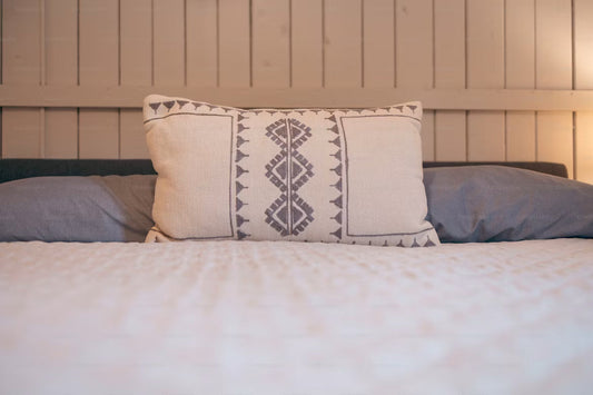 Literie, oreillers, coussins : que faut-il vraiment pour bien dormir ?